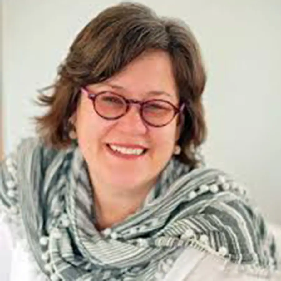 N West Moss Author Photo – Tracy Miracle